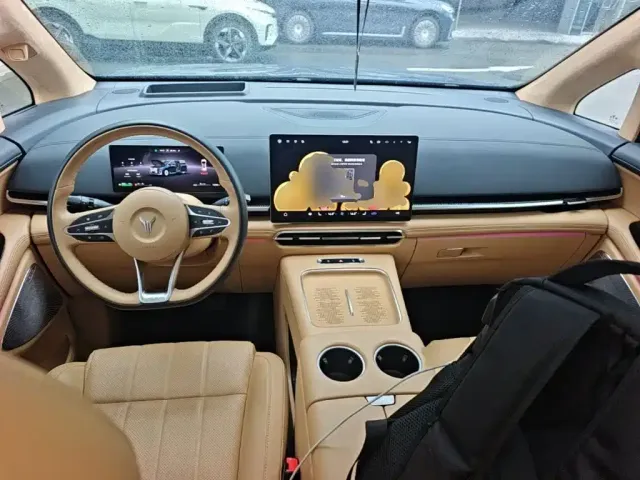 Voyah Auto Voyah Dreamer 2025 Model PHEV 4WD Premium QianKun Edition — Фото автомобиля 13