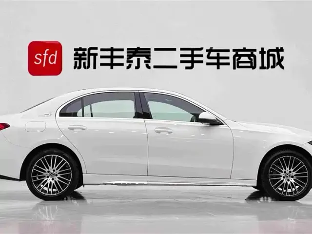 Mercedes-Benz C-Class — Фото автомобиля 3