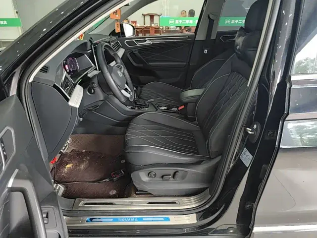 Volkswagen Tiguan L — Фото автомобиля 14