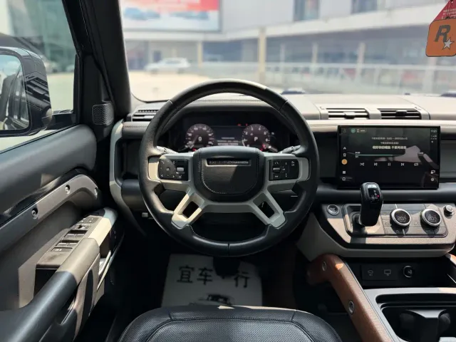 Land Rover Defender — Фото автомобиля 13