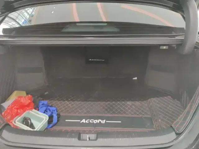 Honda Accord — Фото автомобиля 4