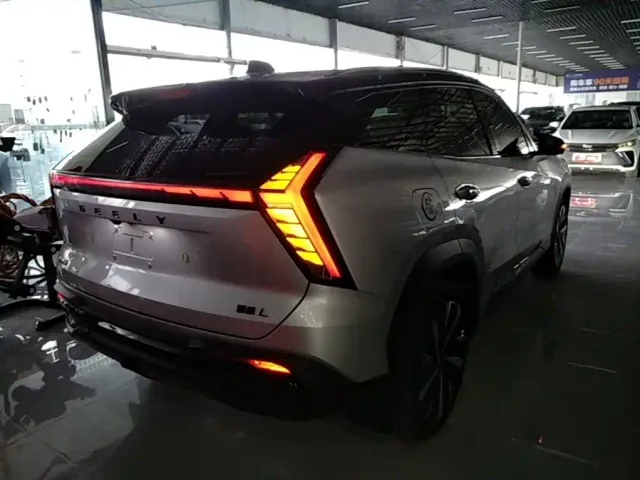 Geely Boyue L — Фото автомобиля 6