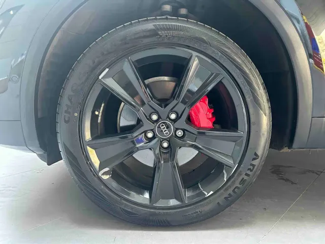 Audi Q5L Sportback — Фото автомобиля 3
