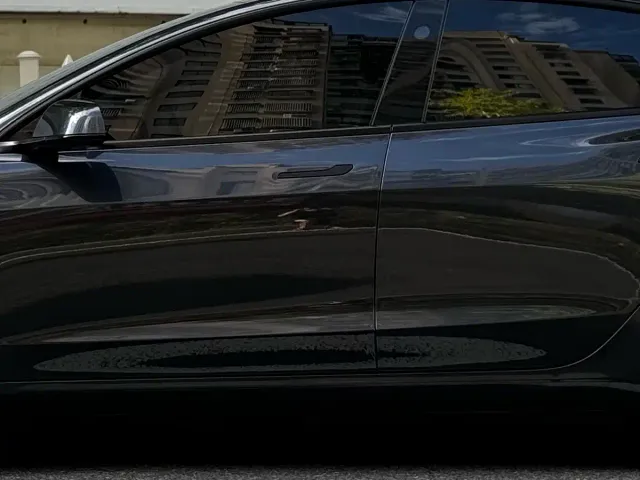 Tesla Model 3 — Фото автомобиля 10