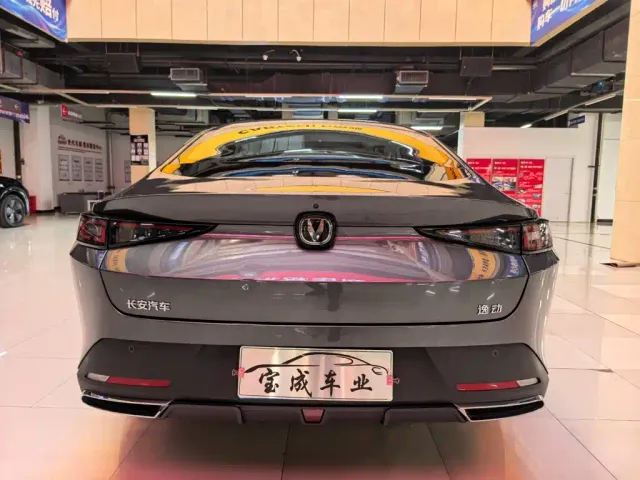 Changan Eado — Фото автомобиля 4