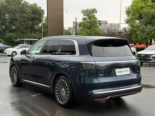 Aito M8 — Фото автомобиля 4