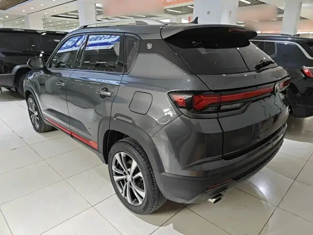 Changan CS35 Plus — Фото автомобиля 4