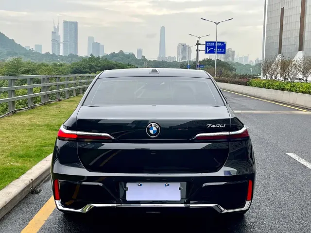 BMW 7 Series — Фото автомобиля 5
