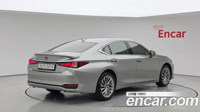 Lexus ES 7th Gen — Фото автомобиля 2
