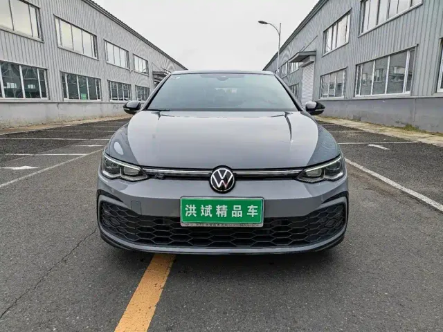 Volkswagen Golf — Фото автомобиля 2