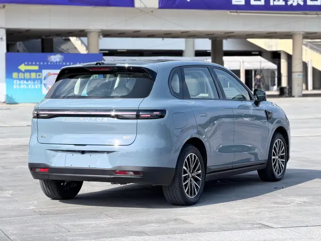 Leapmotor B10 — Фото автомобиля 4