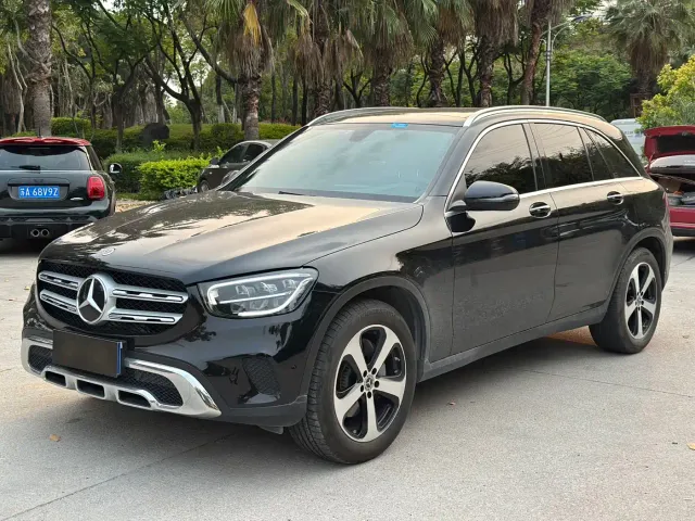 Фотография автомобиля — Mercedes-Benz GLC-Class