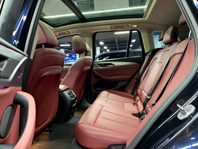 BMW iX3 — Фото автомобиля 5