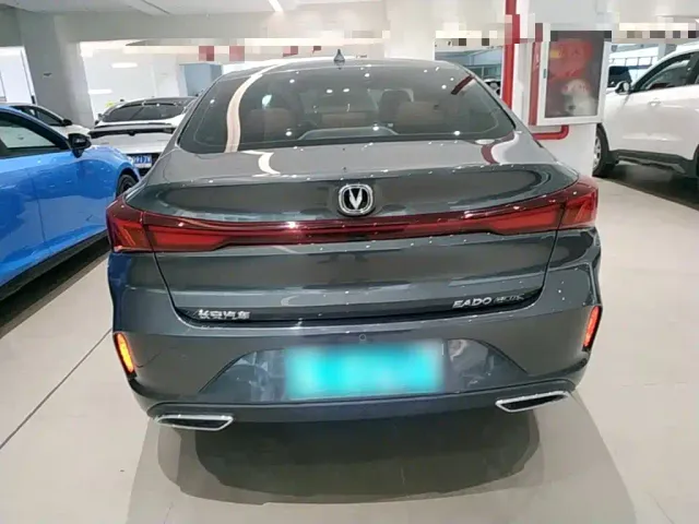 Changan Eado — Фото автомобиля 5