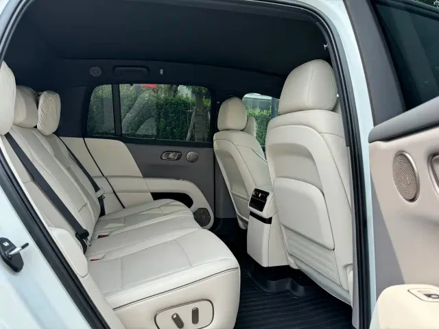 Li Auto i6 — Фото автомобиля 11