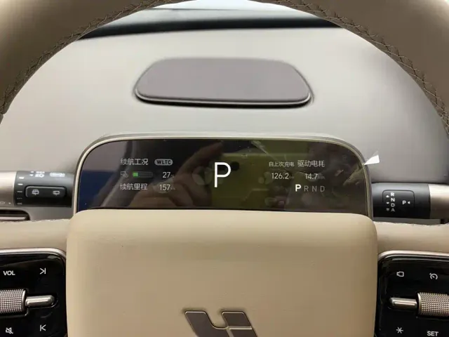 Li Auto i8 — Фото автомобиля 22