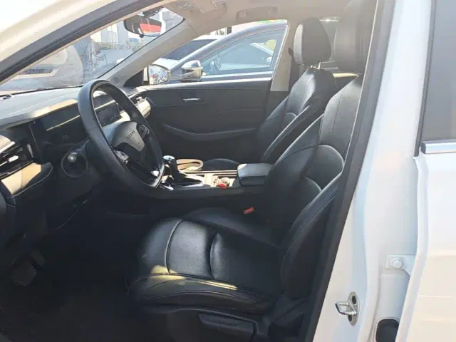 Roewe i5 — Фото автомобиля 14