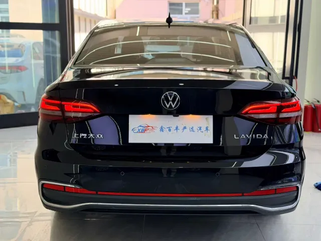 Volkswagen Lavida — Фото автомобиля 9