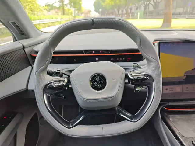 Lotus Emeya — Фото автомобиля 12