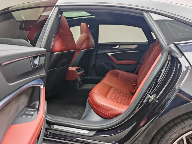 Audi A7L — Фото автомобиля 17