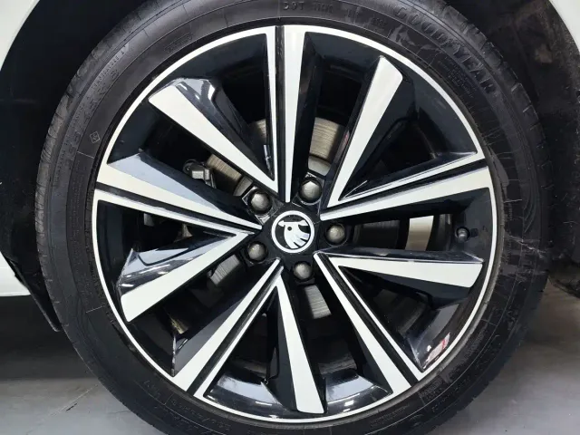 Skoda Superb — Фото автомобиля 15