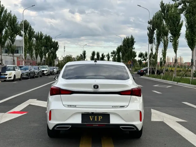 Changan Eado — Фото автомобиля 8