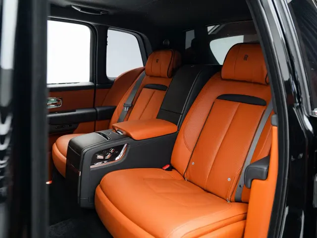 Rolls-Royce Cullinan — Фото автомобиля 18