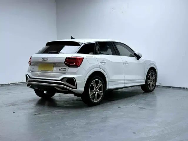 Audi Q2L — Фото автомобиля 6