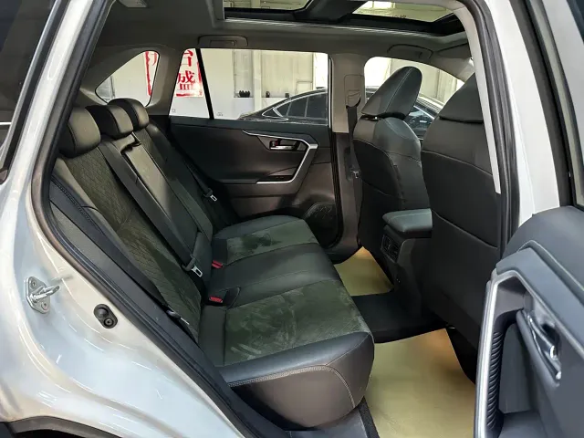 Toyota RAV4 — Фото автомобиля 13
