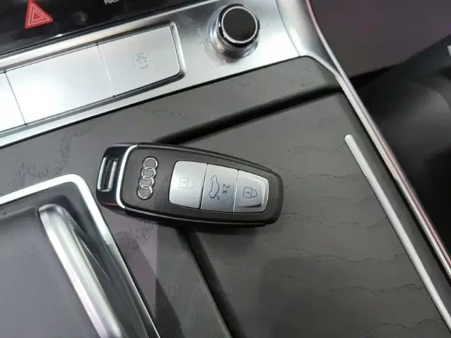 Audi A6L — Фото автомобиля 14