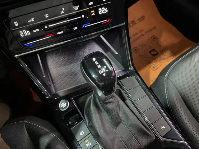 Volkswagen Passat — Фото автомобиля 13