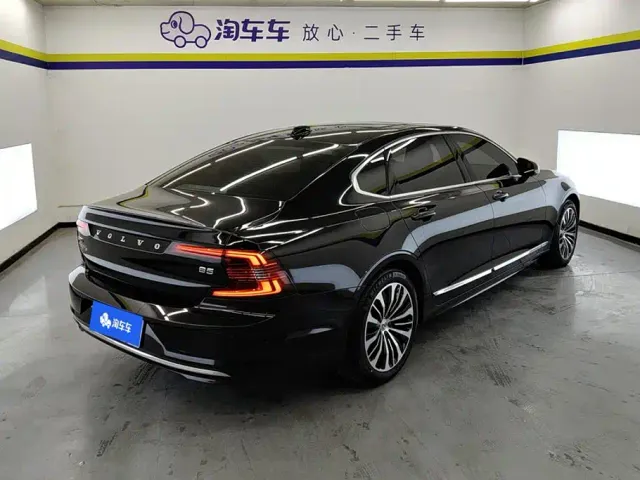 Volvo S90 — Фото автомобиля 3