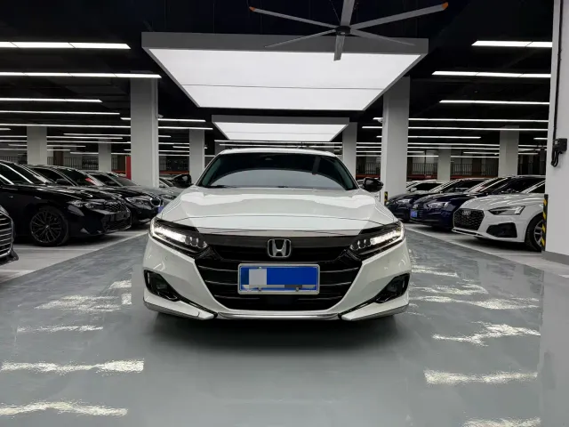 Honda Accord — Фото автомобиля 2