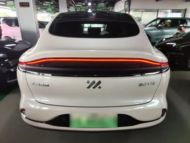 IM Motors LS6 — Фото автомобиля 5