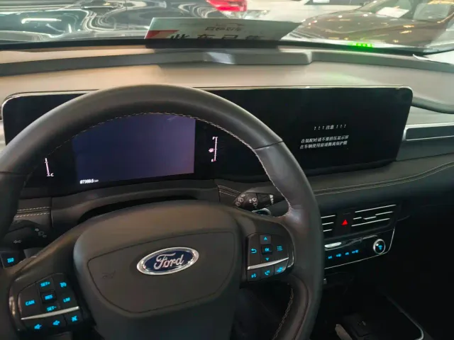 Ford Edge — Фото автомобиля 8
