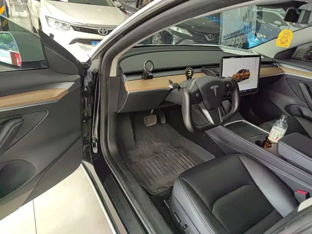 Tesla Model 3 2022 Model Rear-Wheel Drive Version — Фото автомобиля 15