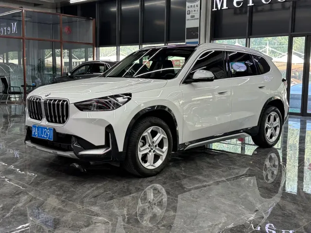 Фотография автомобиля — BMW X1