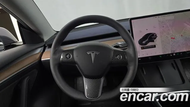 Tesla Model 3 — Фото автомобиля 17