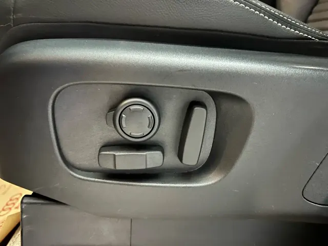 Land Rover Discovery — Фото автомобиля 13