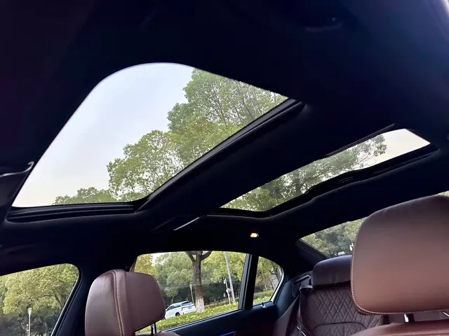 BMW 7 Series — Фото автомобиля 18