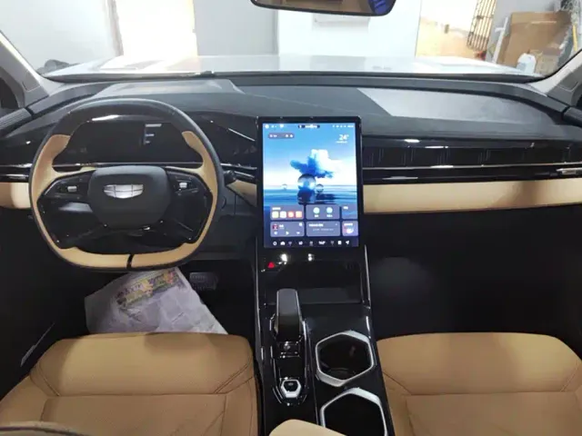 Geely Boyue L — Фото автомобиля 12