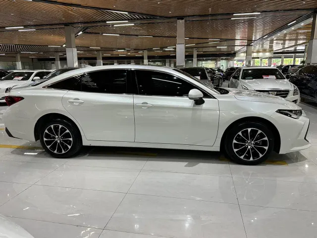 Toyota Avalon — Фото автомобиля 4