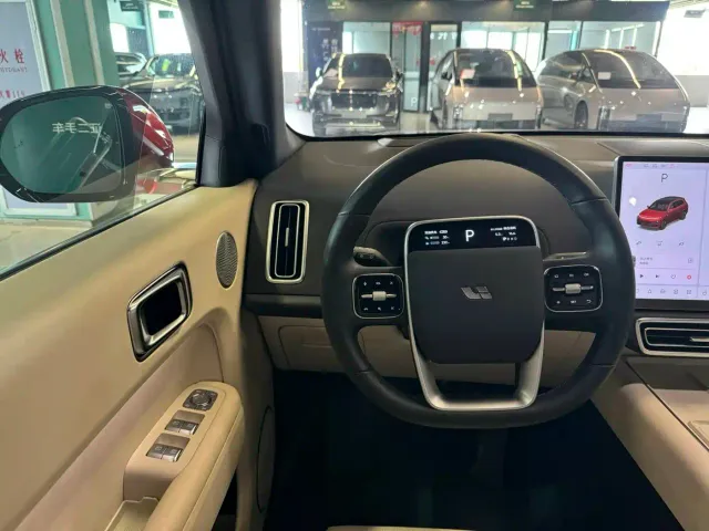 Li Auto L7 — Фото автомобиля 11