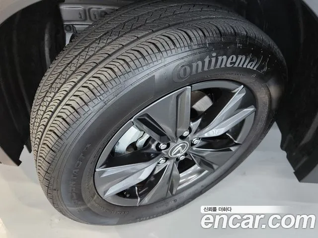 Lexus UX UX300h — Фото автомобиля 5