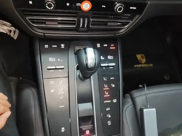 Porsche Macan — Фото автомобиля 13