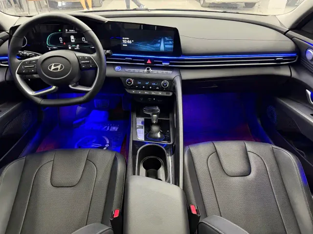 Hyundai Elantra — Фото автомобиля 12