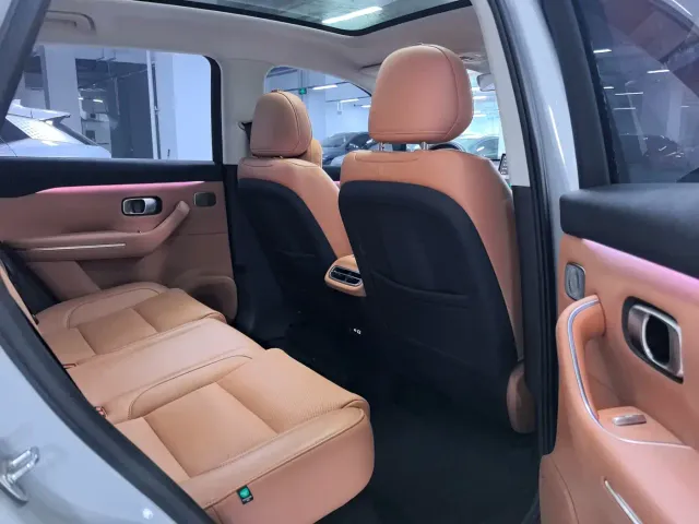 Leapmotor C10 — Фото автомобиля 14
