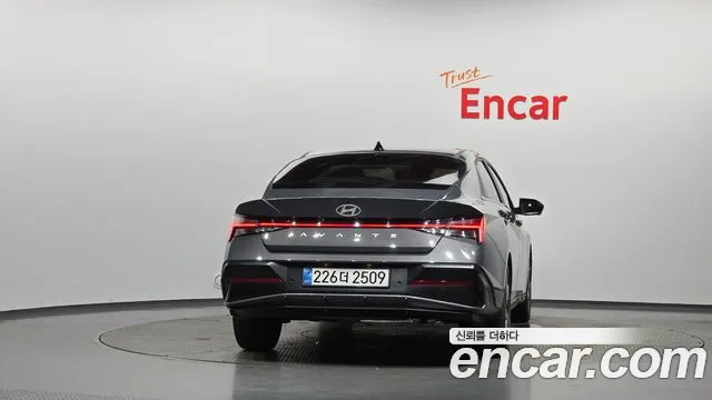 Hyundai AVANTE Новый Avante (CN7) — Фото автомобиля 4