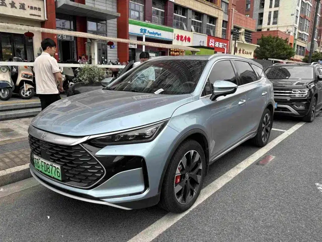 Фотография автомобиля — BYD Tang