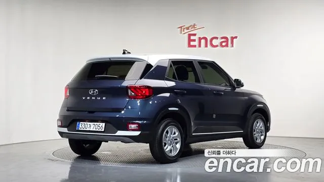 Hyundai Venue — Фото автомобиля 2